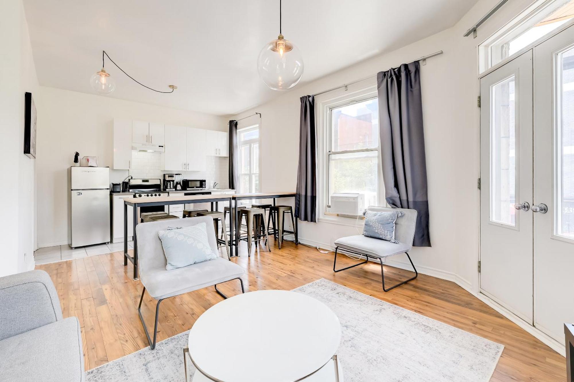 Chez Mont Royal Apartments! *