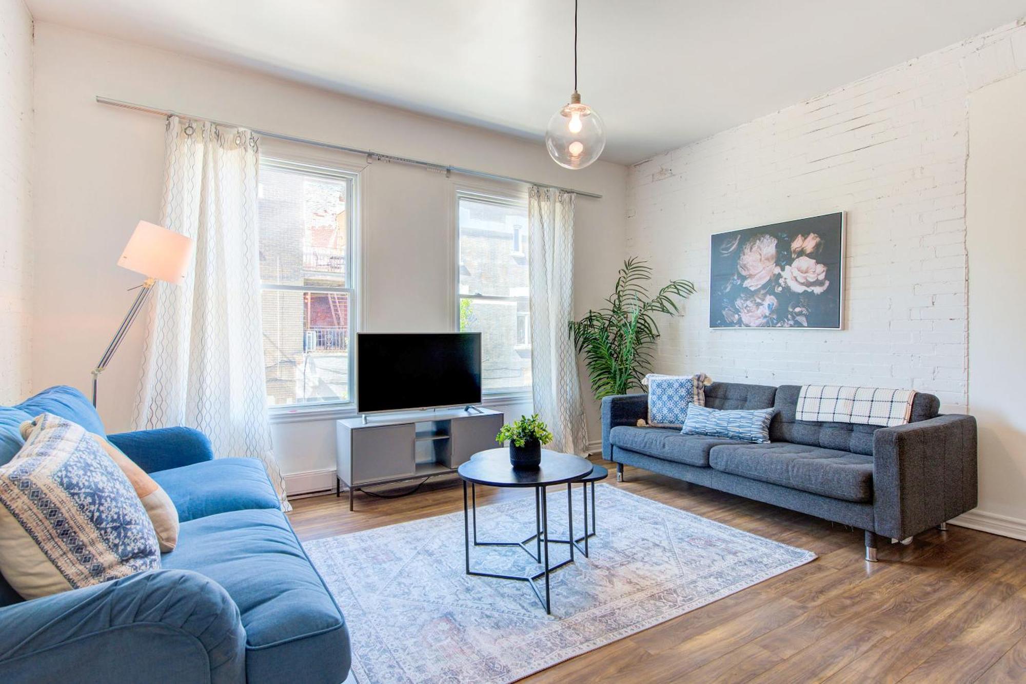 Chez Mont Royal Apartments! Appartement
