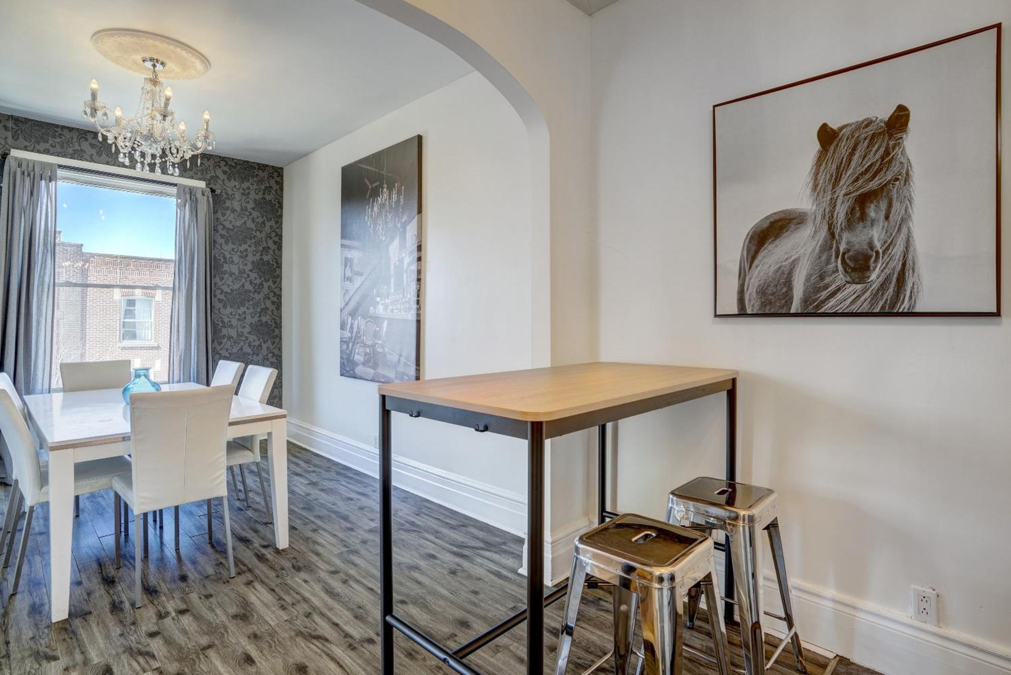 Chez Mont Royal Apartments! *